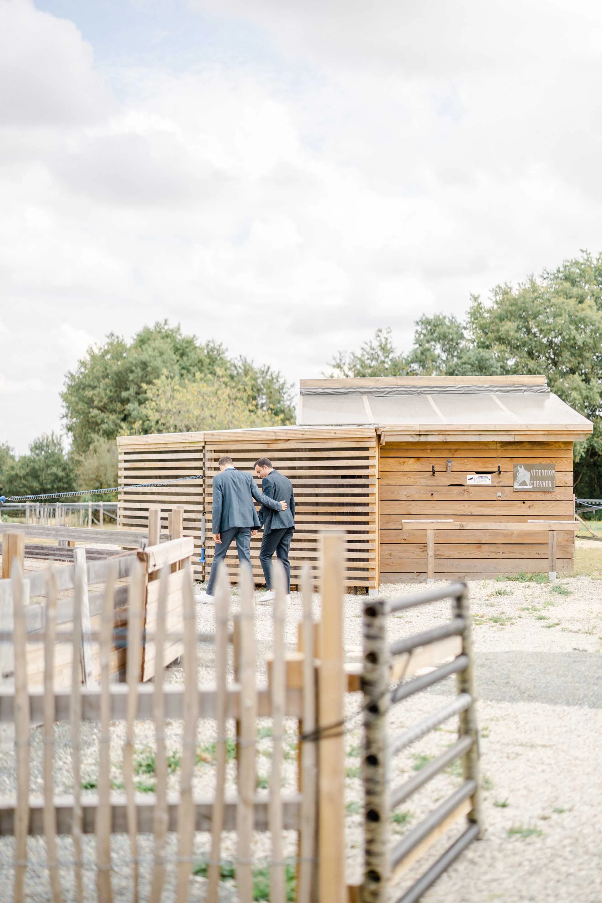 bois planche gris marron couple